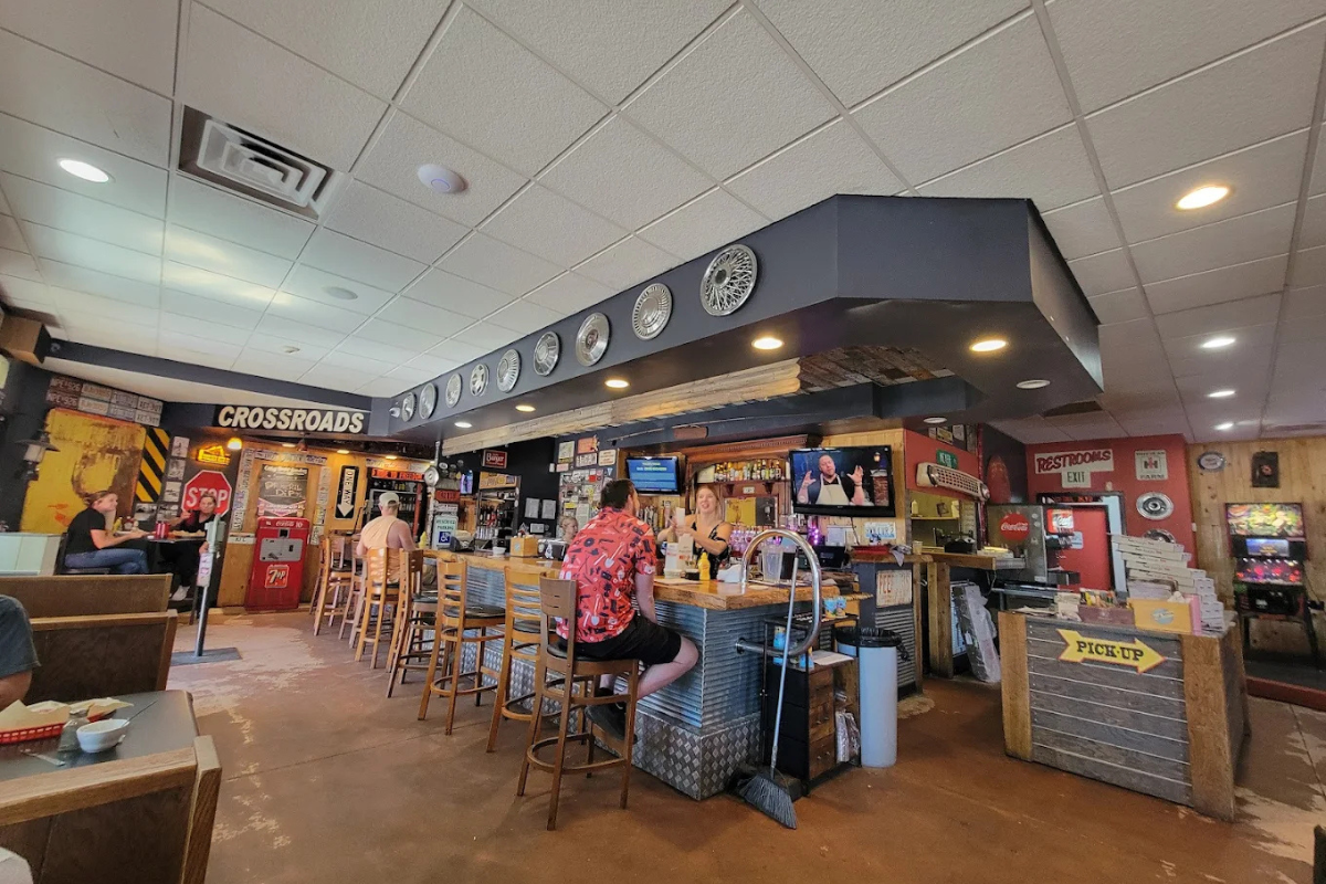 Crossroads Pub & Grill in Pine Junction